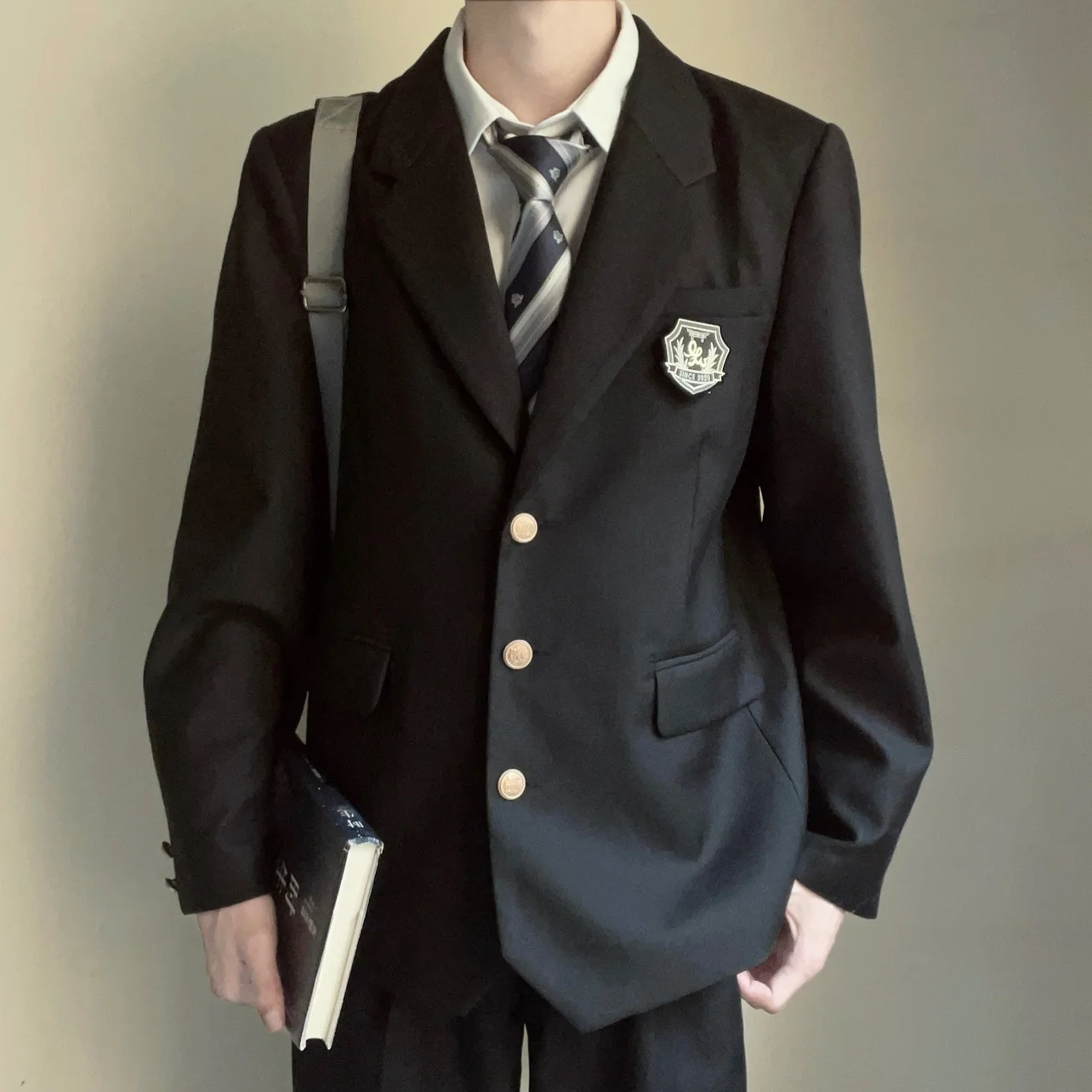 Wild Pool High West Suit Casual Versatile Three-Button Male College Style Uniform Jacket Youthful Vitality Standard Fit Long ...
Wild Pool High West Suit Casual Versatile Three-Button Male College Style Uniform Jacket Youthful Vitality Standard Fit Long ...