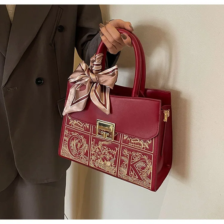 2025 New Women's Luxurious Convertible Handbag - Embroidered Red, Textured Shoulder/Crossbody Bag with Textured Design
2025 New Women's Luxurious Convertible Handbag - Embroidered Red, Textured Shoulder/Crossbody Bag with Textured Design
