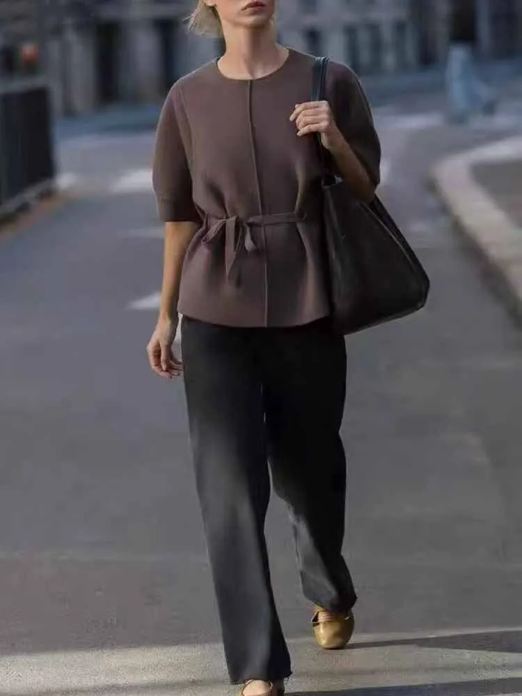 Осенние новые поступления в европейском и американском стиле, высококачественная женская одежда, универсальный вязаный топ с пышными рукавами для пригородных поездок
Осенние новые поступления в европейском и американском стиле, высококачественная женская одежда, универсальный вязаный топ с пышными рукавами для пригородных поездок