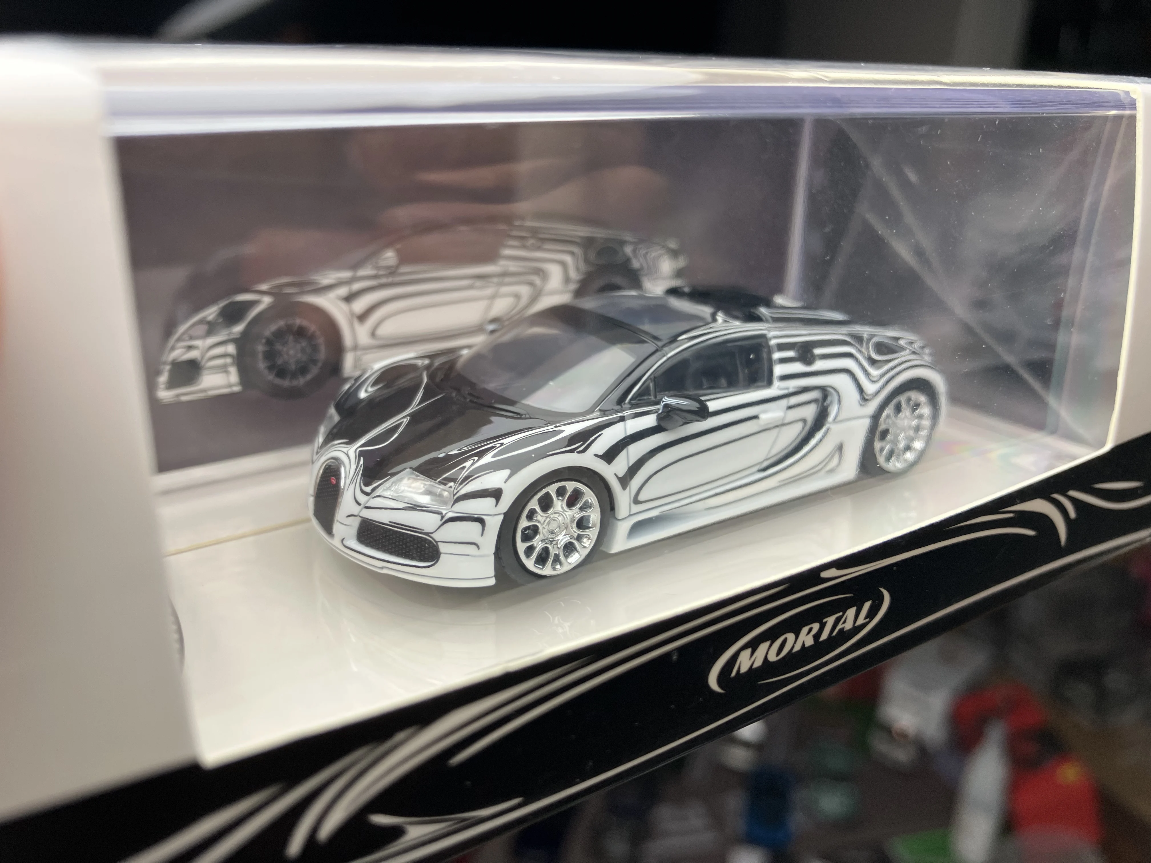 1/64 Mortal Veyron Super Sport White Black Diecast Car Model Panda Collection Diecast Model Car Limited Edition Alloy
1/64 Mortal Veyron Super Sport White Black Diecast Car Model Panda Collection Diecast Model Car Limited Edition Alloy