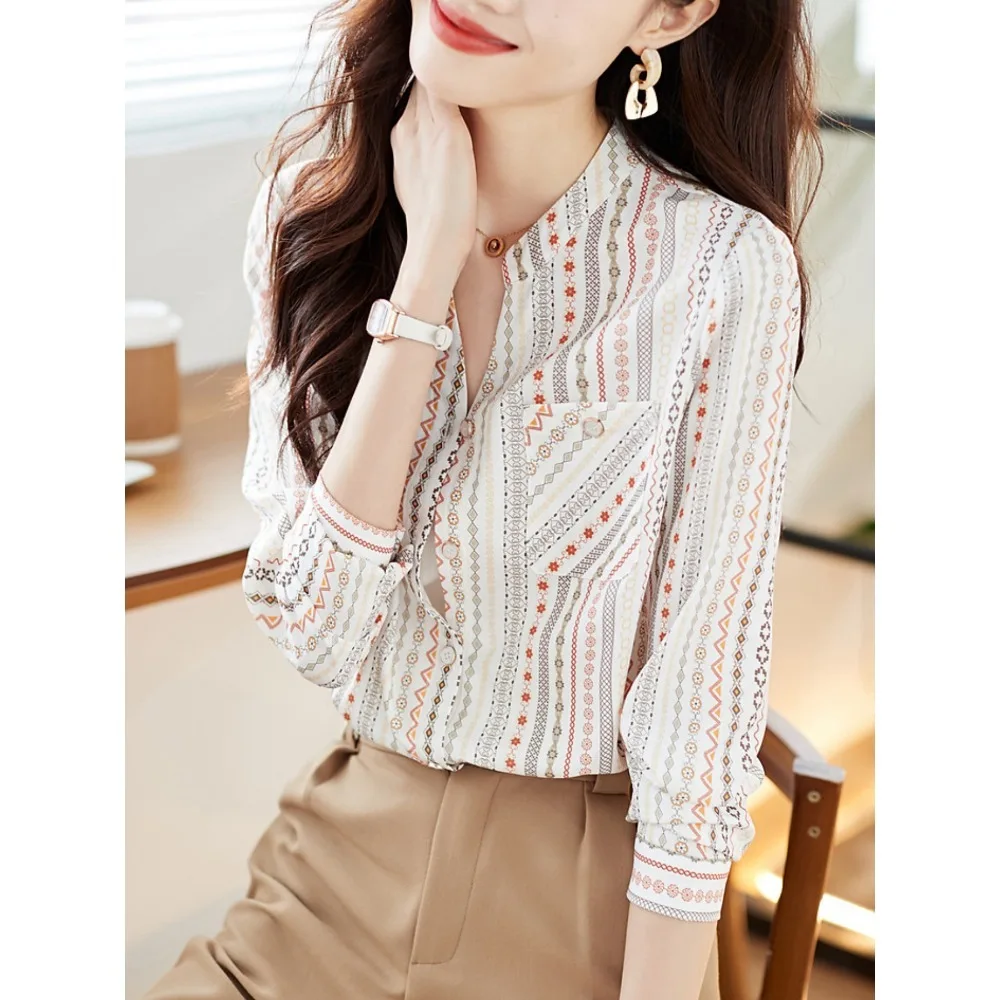 Женская рубашка в полоску, с V-образным вырезом и длинным рукавом
Женская рубашка в полоску, с V-образным вырезом и длинным рукавом