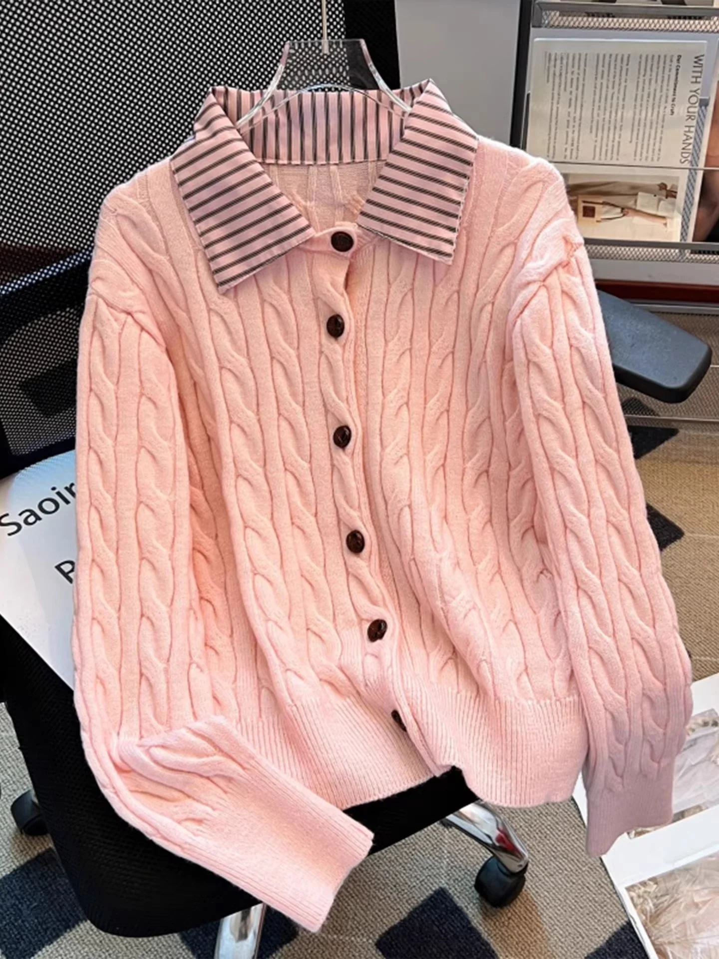 Pink Collared Long Sleeve Knitted Sweater Women's plus Size Korean Style Spring Early Fashion Age Reduction Top
Pink Collared Long Sleeve Knitted Sweater Women's plus Size Korean Style Spring Early Fashion Age Reduction Top