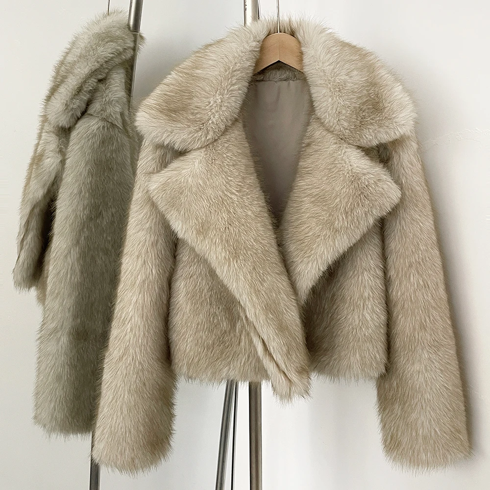 Autumn Winter Clothes Women Fashion Short Faux Fur Jacket Suit Collar Fake Fur Coat Long Sleeve Artificial Fox Fur Overcoat
Autumn Winter Clothes Women Fashion Short Faux Fur Jacket Suit Collar Fake Fur Coat Long Sleeve Artificial Fox Fur Overcoat
