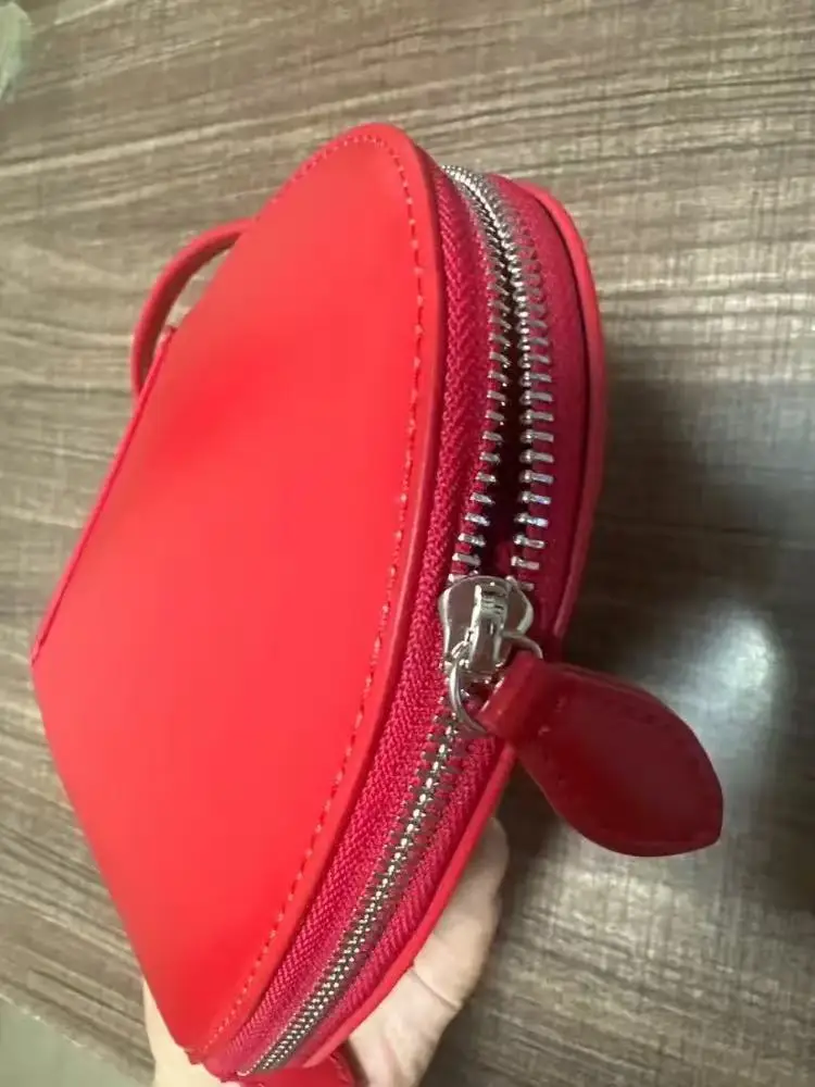 Ссылка на сумку Vivi Fashion Heart Bag
Ссылка на сумку Vivi Fashion Heart Bag