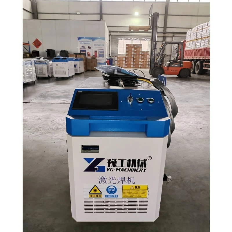Portable Fiber Laser Cleaning Machine 3-in-1 Handheld Welder Cutter 2000W Metal Rust Removal Equipment for Industry Workshop
Portable Fiber Laser Cleaning Machine 3-in-1 Handheld Welder Cutter 2000W Metal Rust Removal Equipment for Industry Workshop