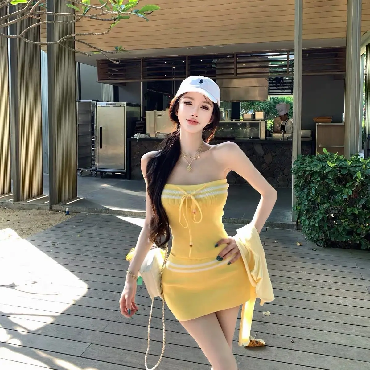 Korean Stripe Summer New Spicy Girl Slim Fit Knitted Tube Top Skirt Fashionable Two-Piece Set High Waist Short Skirt Breathable
Korean Stripe Summer New Spicy Girl Slim Fit Knitted Tube Top Skirt Fashionable Two-Piece Set High Waist Short Skirt Breathable