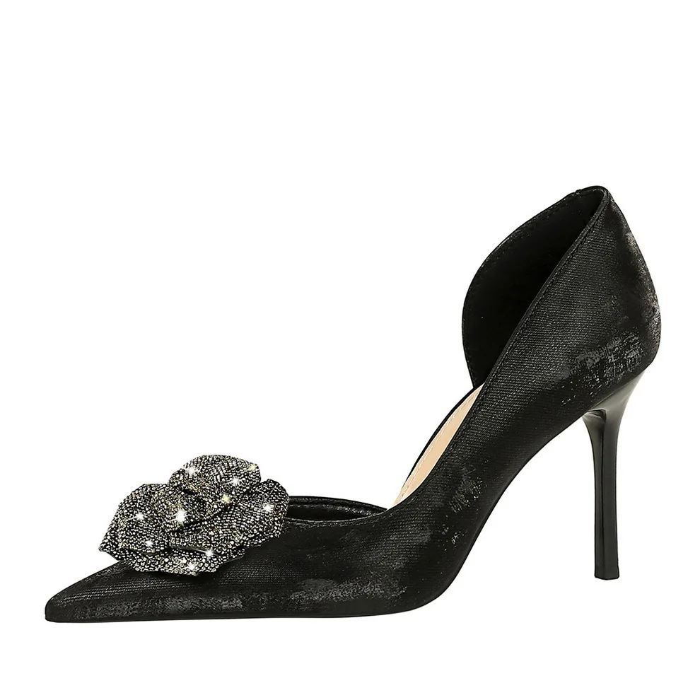 New Style Banquet High Heels Shallow Mouth Pointed Side Hollow Rose Water Diamond Flower Women Single Ladies Wedding Shoes Pumps
New Style Banquet High Heels Shallow Mouth Pointed Side Hollow Rose Water Diamond Flower Women Single Ladies Wedding Shoes Pumps