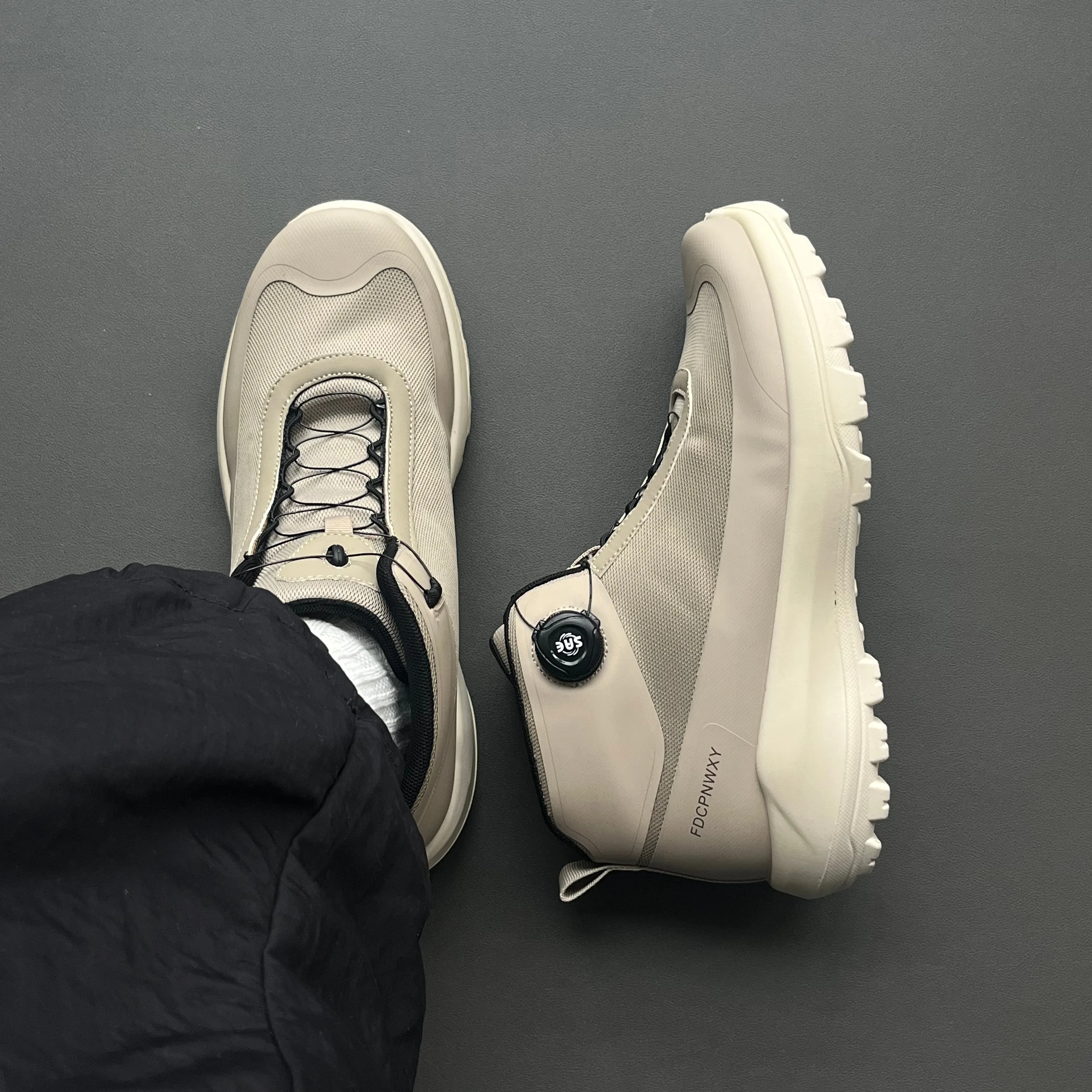 New 2026 Men's Boots Autumn Winter Soft Bottom Lightweight Rotating Buckle Sports Climbing Boots Casual Shoes
New 2026 Men's Boots Autumn Winter Soft Bottom Lightweight Rotating Buckle Sports Climbing Boots Casual Shoes