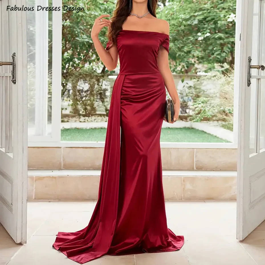 Crimson Long Mermaid Bridesmaid Dresses Off Shoulder Boat Neck Streamer Wedding Guest Dress Formal Women Prom Party Gown 
Crimson Long Mermaid Bridesmaid Dresses Off Shoulder Boat Neck Streamer Wedding Guest Dress Formal Women Prom Party Gown