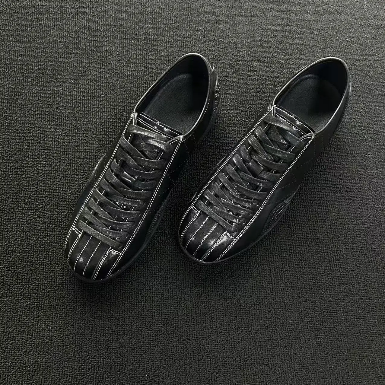 Low-Top Comfortable Round-Toe Men's Commuter Shoes Classic Slip-On Casual Leather Shoes Breathable Fashionable Summer Style
Low-Top Comfortable Round-Toe Men's Commuter Shoes Classic Slip-On Casual Leather Shoes Breathable Fashionable Summer Style