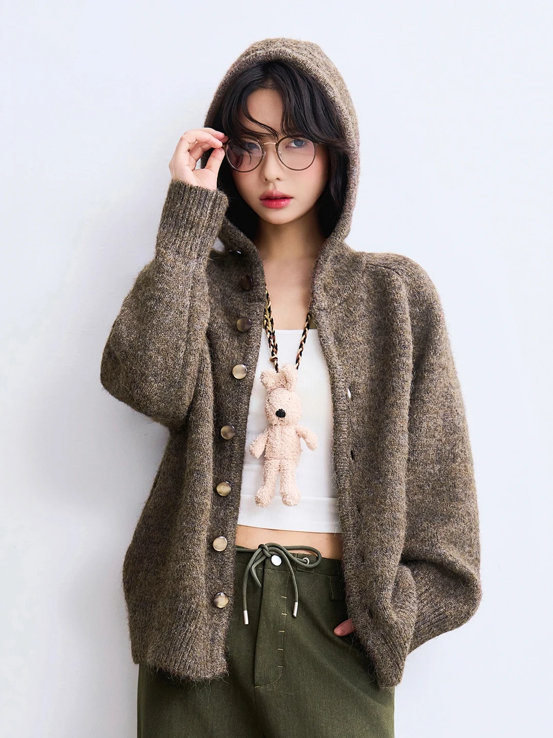 Женский свободный вязаный кардиган с капюшоном, осенняя новинка, повседневный, удобный, с длинными рукавами, модный
Женский свободный вязаный кардиган с капюшоном, осенняя новинка, повседневный, удобный, с длинными рукавами, модный