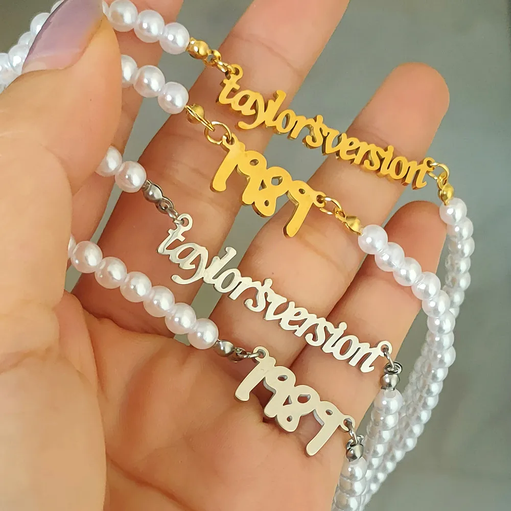 1989 Taylor’s version Pearl Choker Necklace SWIFTIE Outfit Jewelry Women Music Album Lover Reputation Necklace Inspired Fan Gift
1989 Taylor’s version Pearl Choker Necklace SWIFTIE Outfit Jewelry Women Music Album Lover Reputation Necklace Inspired Fan Gift
