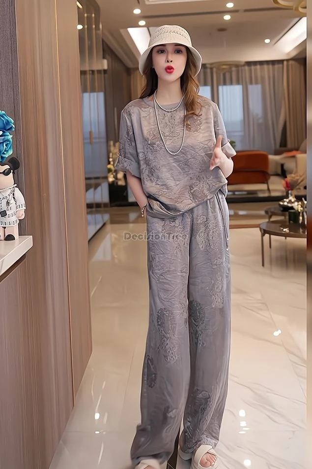 2025 new chinese style jacquard set women summer new loose chinese-style flower printed short sleeve blouse pants tang suit set
2025 new chinese style jacquard set women summer new loose chinese-style flower printed short sleeve blouse pants tang suit set