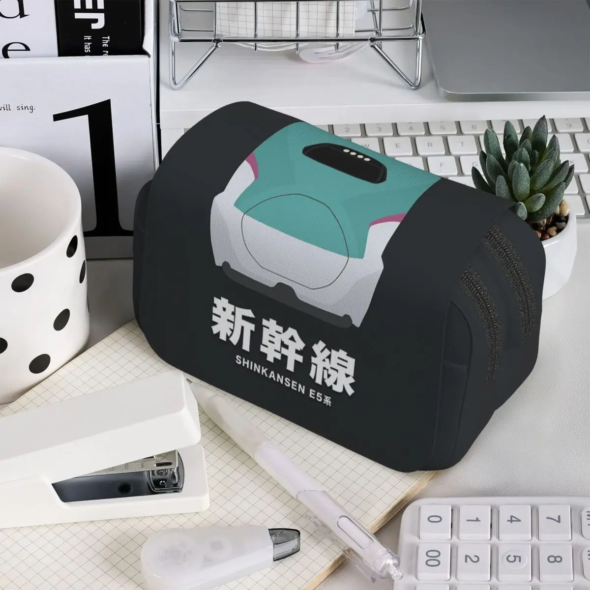 Японский пенал-футляр Shinkansen для мальчиков и девочек, школьный пенал-коробка, сумка для канцелярских принадлежностей, органайзер для ручек
Японский пенал-футляр Shinkansen для мальчиков и девочек, школьный пенал-коробка, сумка для канцелярских принадлежностей, органайзер для ручек