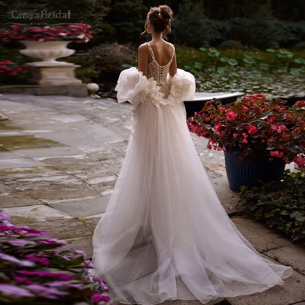 Customized Wedding Cape With Voluminous Off-shoulder Sleeves Hand-Adorned With Romantic Appliques And Volumetric Rosettes DJ443
Customized Wedding Cape With Voluminous Off-shoulder Sleeves Hand-Adorned With Romantic Appliques And Volumetric Rosettes DJ443