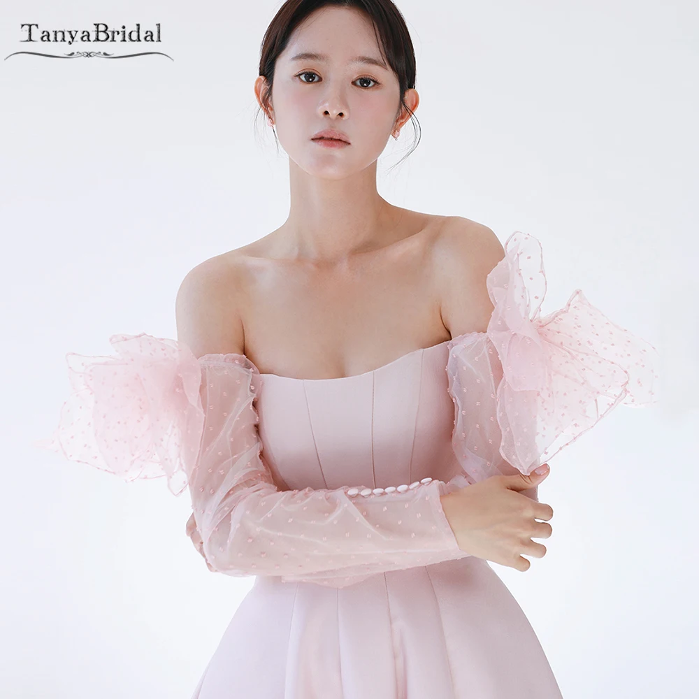 Polka Dot Tulle Wedding Removable Sleeves With Bow Tie Slim Arms Lovley Cute Bridal Fingerless Gloves DG257
Polka Dot Tulle Wedding Removable Sleeves With Bow Tie Slim Arms Lovley Cute Bridal Fingerless Gloves DG257