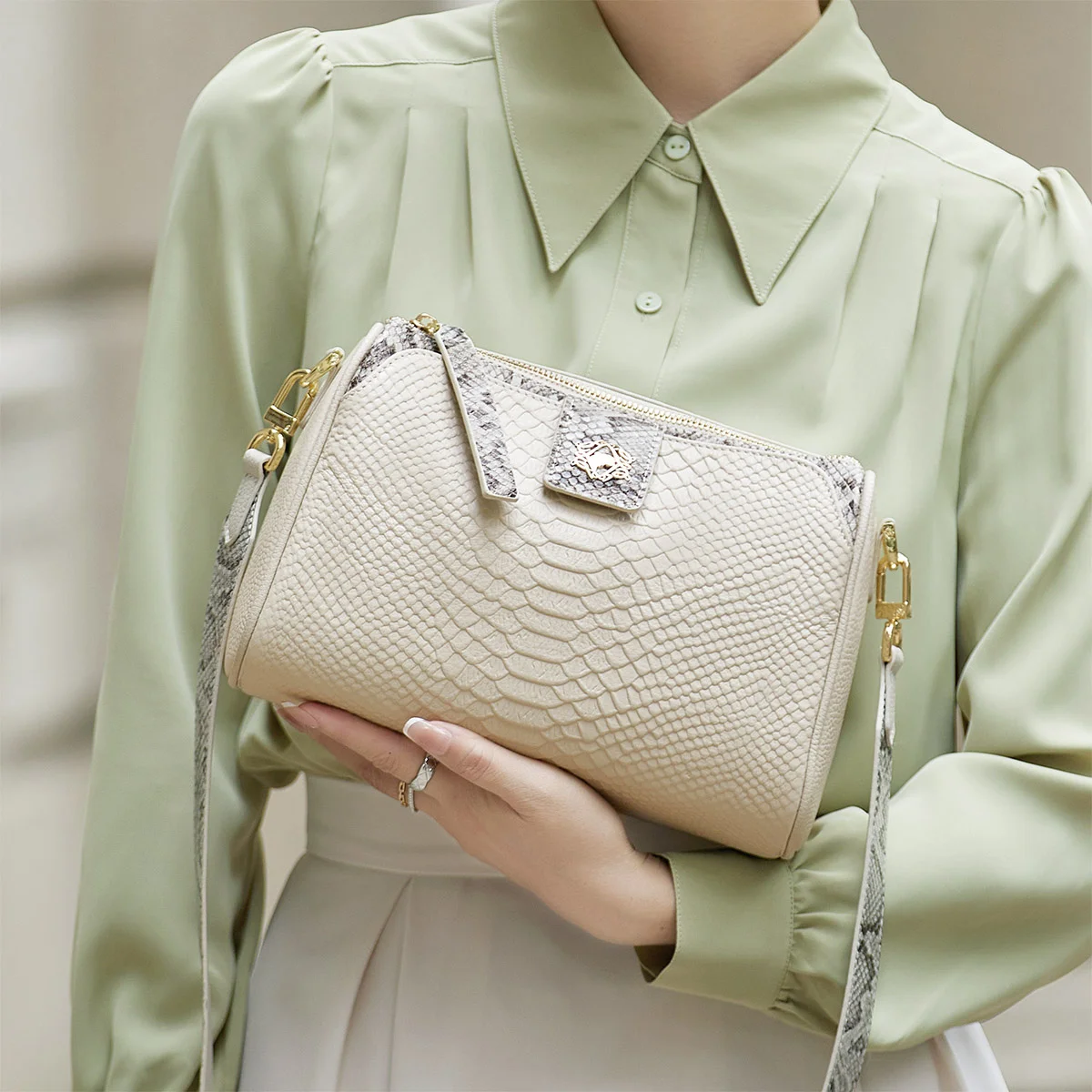 Animal Pattern Genuine leather Women Crossbody Bag Original Single Shoulder Silk Girls Purses Black New #yc323
Animal Pattern Genuine leather Women Crossbody Bag Original Single Shoulder Silk Girls Purses Black New #yc323
