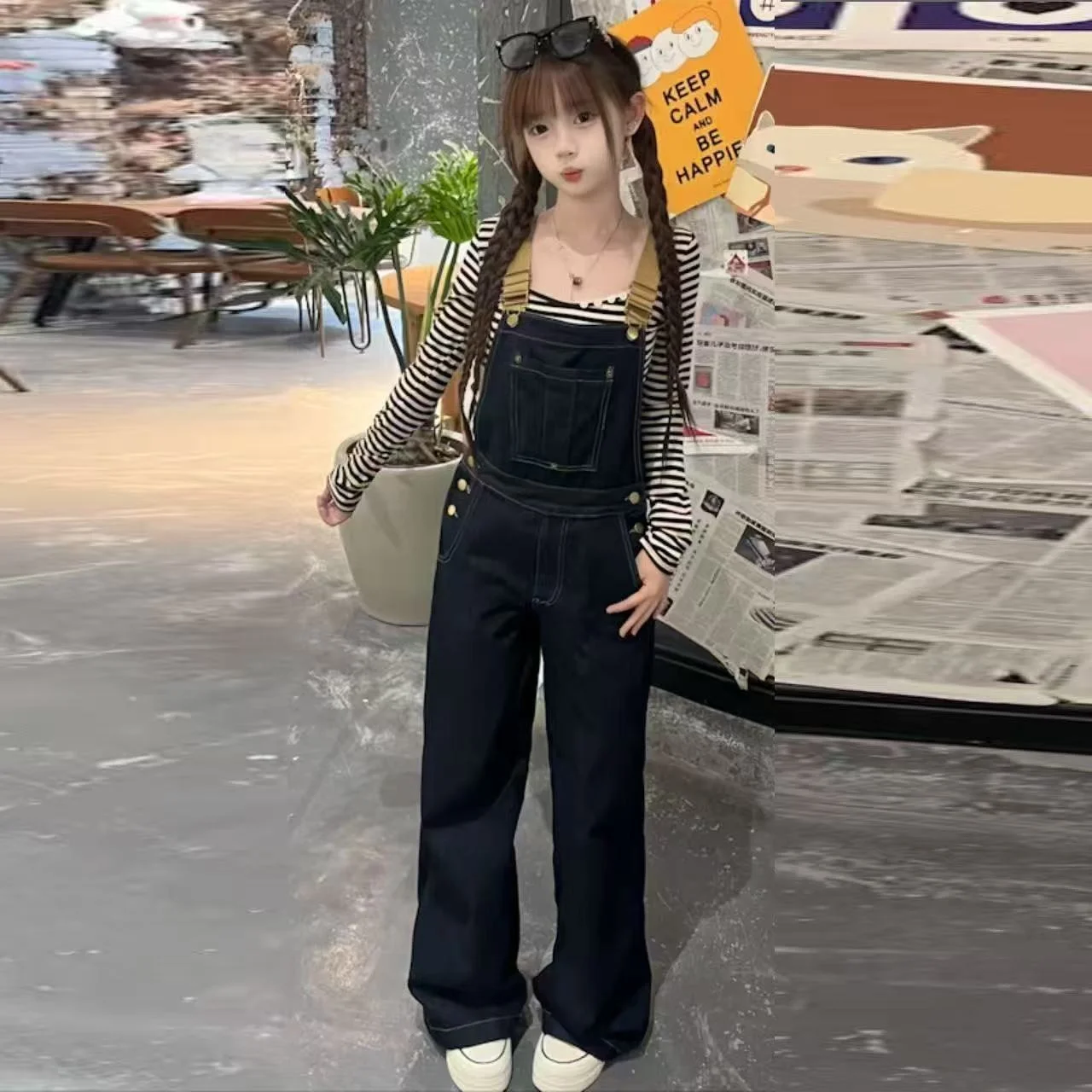 High Waist Denim Overalls Women's Wide Leg Pants Shoulder Strap Color Block Casual Vintage American Style Long Pants
High Waist Denim Overalls Women's Wide Leg Pants Shoulder Strap Color Block Casual Vintage American Style Long Pants