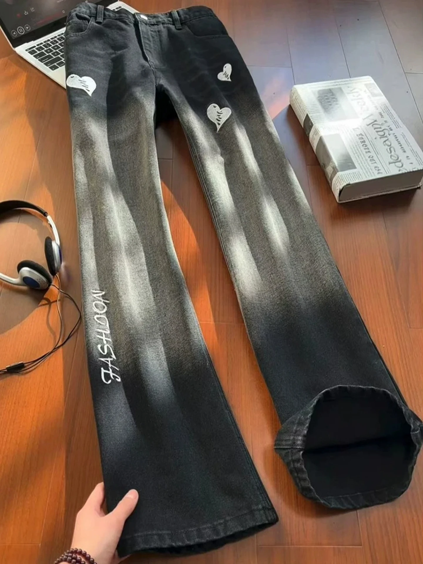 Мужские джинсы Bla с вышивкой, на флисовой подкладке, утолщенные, с высокой талией, в американском уличном стиле, расклешенные брюки
Мужские джинсы Bla с вышивкой, на флисовой подкладке, утолщенные, с высокой талией, в американском уличном стиле, расклешенные брюки