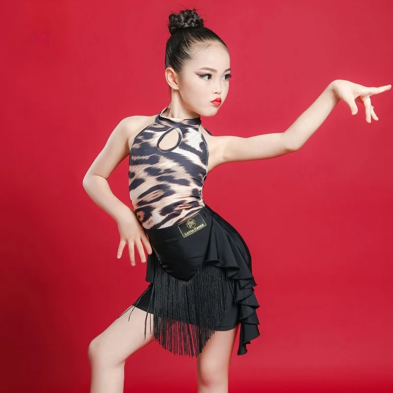 Children's Latin dance costume set practice competition performance costume girls' two-piece split set latin dance dress
Children's Latin dance costume set practice competition performance costume girls' two-piece split set latin dance dress