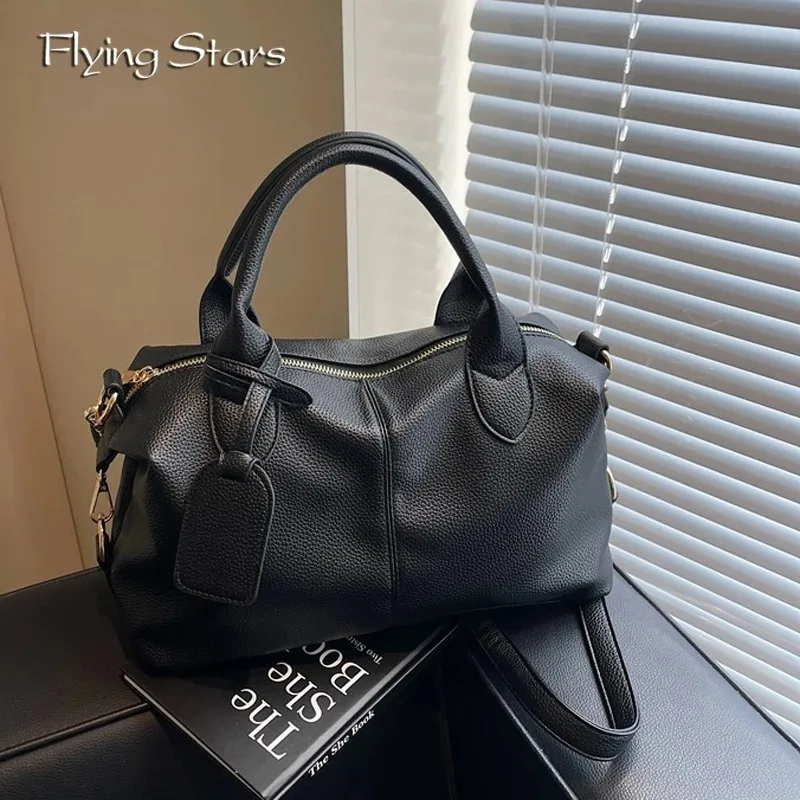 Luxury Women's Shoulder Bag Soft Leather PU Retro Solid Color Crossbody Bag Large Capacity Fashion Travel Commuter Bag
Luxury Women's Shoulder Bag Soft Leather PU Retro Solid Color Crossbody Bag Large Capacity Fashion Travel Commuter Bag