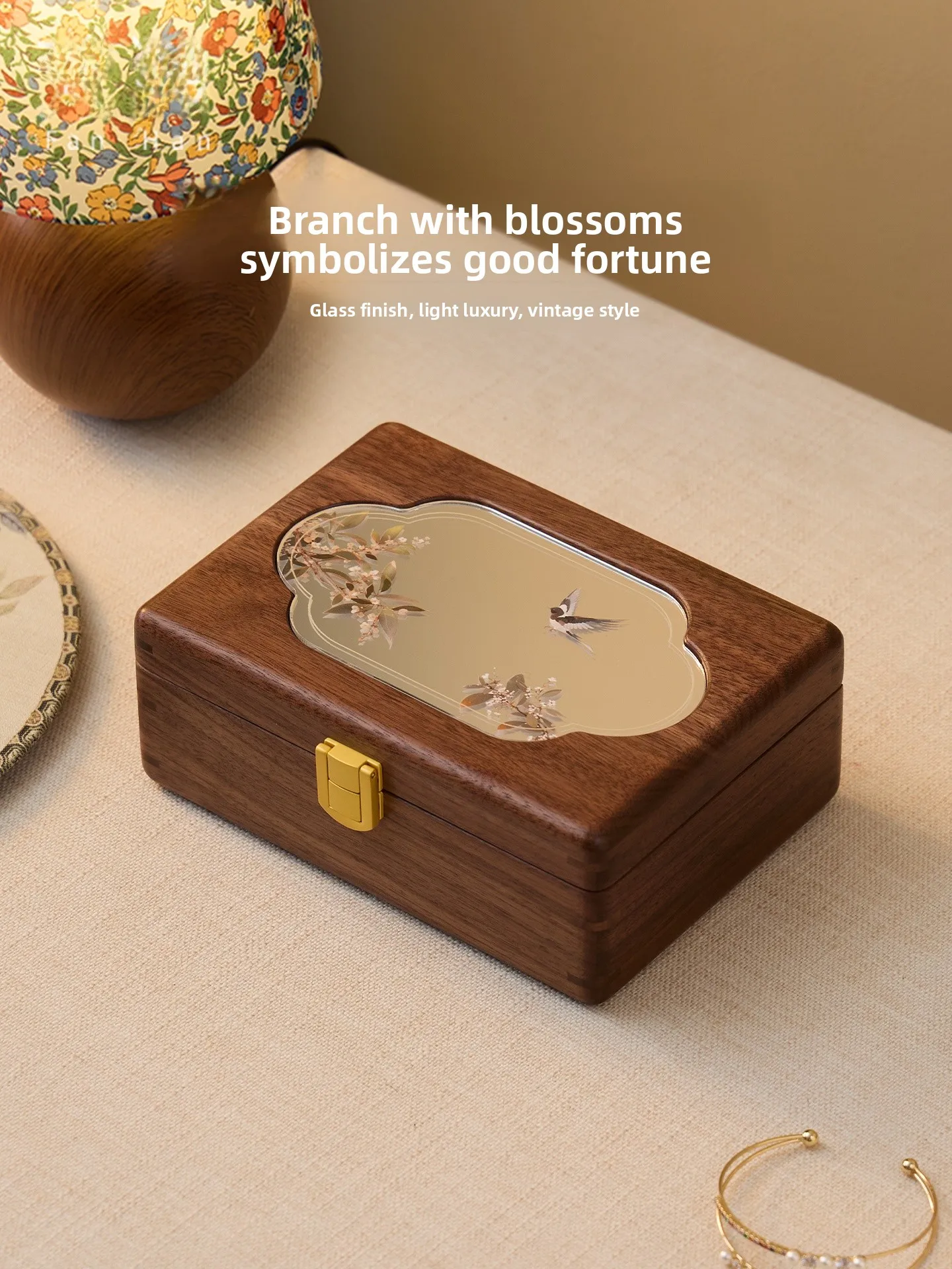 Деревянная шкатулка для украшений Fanhuan в винтажном стиле, золотая, для хранения аксессуаров, подарок на день рождения для женщин, подарок на 8 Марта
Деревянная шкатулка для украшений Fanhuan в винтажном стиле, золотая, для хранения аксессуаров, подарок на день рождения для женщин, подарок на 8 Марта