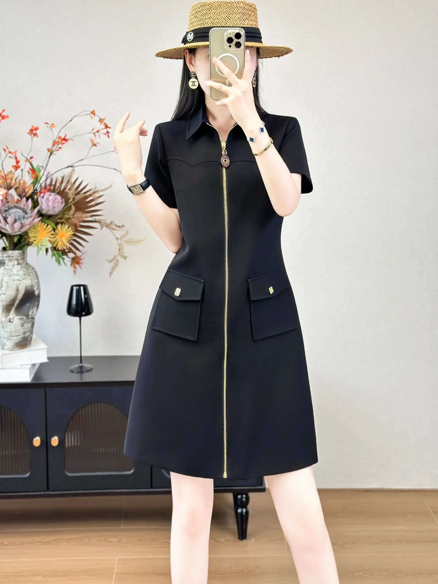 High Quality South Oil Summer New Heavyweight Print Slimming Dress Commute Style High Waist A-Line Skirt Short Sleeve
High Quality South Oil Summer New Heavyweight Print Slimming Dress Commute Style High Waist A-Line Skirt Short Sleeve
