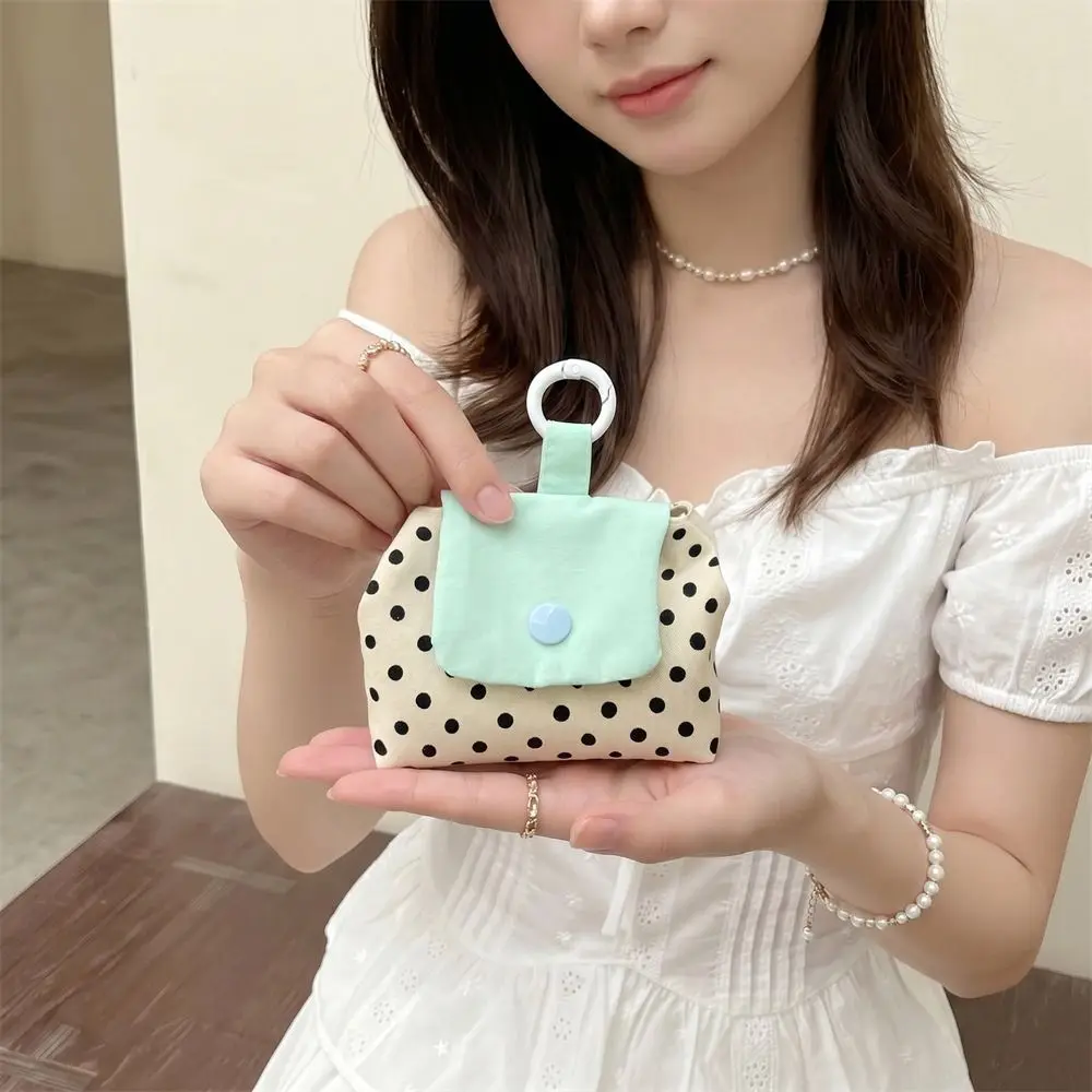 Portable Plaid Polka Dot Storage Bag Cute Print Earphone Bag Korean Style Key Ring Floral Organizer Bags Lipstick Makeup Case
Portable Plaid Polka Dot Storage Bag Cute Print Earphone Bag Korean Style Key Ring Floral Organizer Bags Lipstick Makeup Case
