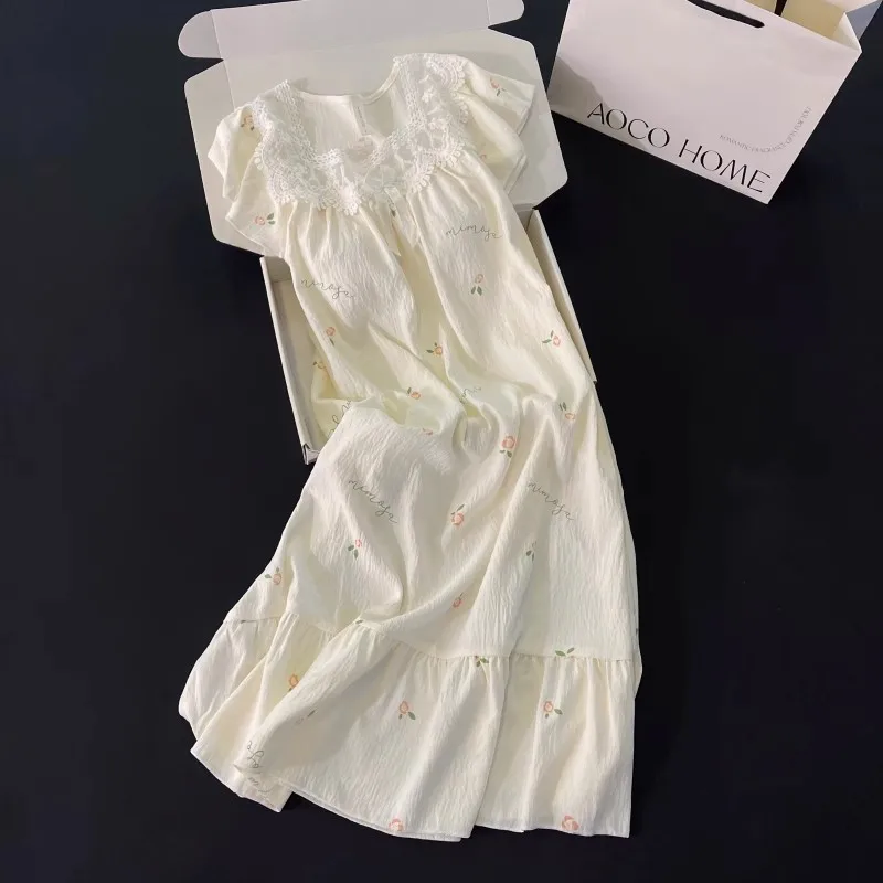 Spring and summer nightgown with chest pad women's summer pajamas new large size loose small flying sleeve dress loungewear
Spring and summer nightgown with chest pad women's summer pajamas new large size loose small flying sleeve dress loungewear