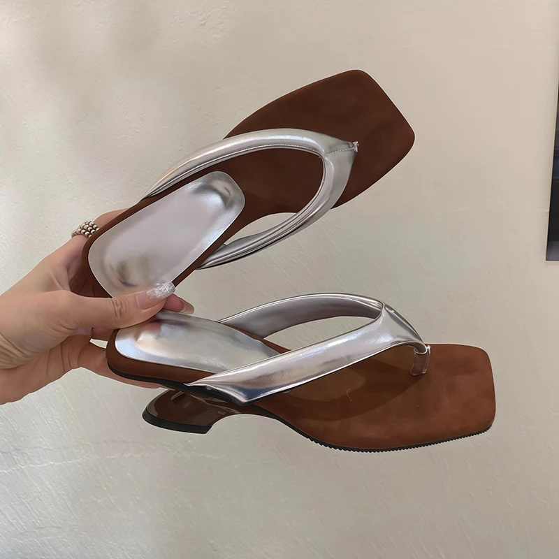 Korean Leopard Print Wedge Flip-flops Solid Color Square Toe Slip-on Sandals Casual Summer Sandals Perfect For Women's Vacations
Korean Leopard Print Wedge Flip-flops Solid Color Square Toe Slip-on Sandals Casual Summer Sandals Perfect For Women's Vacations