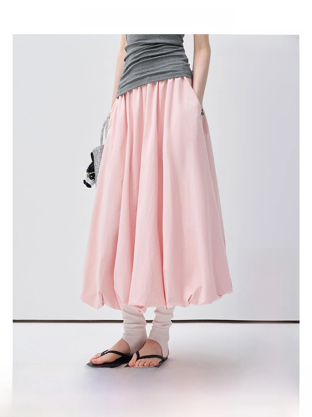 VEGA CHANG Pink Flower Bud Half Skirt 2026 Summer New Loose Fit Breathable Meat Concealing Slimming A-Line Skirt
VEGA CHANG Pink Flower Bud Half Skirt 2026 Summer New Loose Fit Breathable Meat Concealing Slimming A-Line Skirt