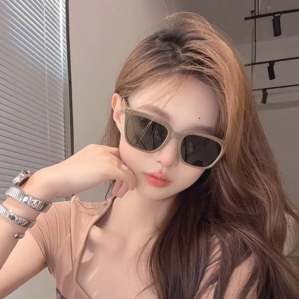 Fashion Brand Design Classic Women's Cat Eye Sunglasses Leisure Outdoor Travel Sunshade UV400 Men's Acetate Luxury Sunglasses
Fashion Brand Design Classic Women's Cat Eye Sunglasses Leisure Outdoor Travel Sunshade UV400 Men's Acetate Luxury Sunglasses