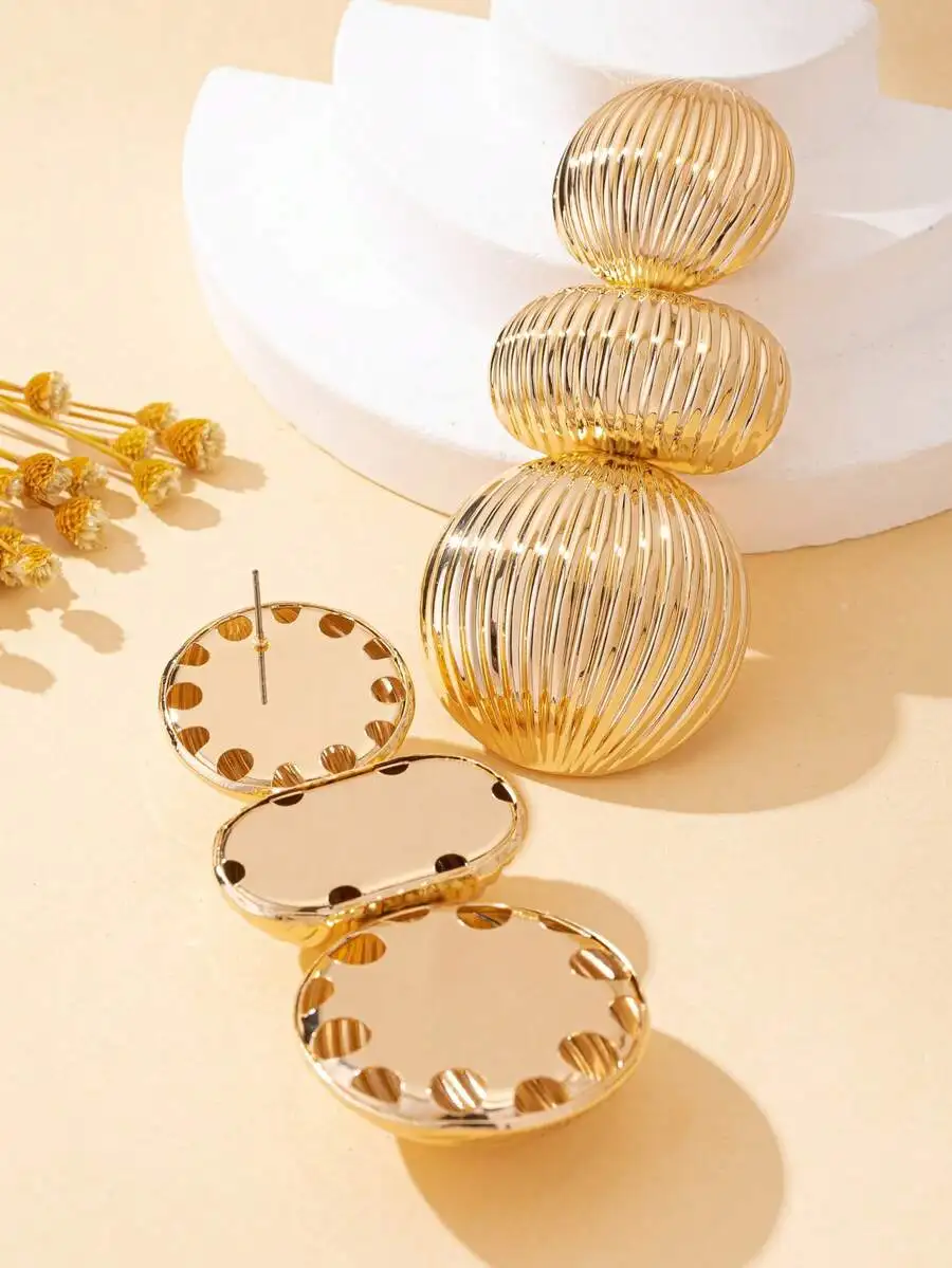Fashion Geometric Ribbed Ball Stud Earrings For Women
Fashion Geometric Ribbed Ball Stud Earrings For Women