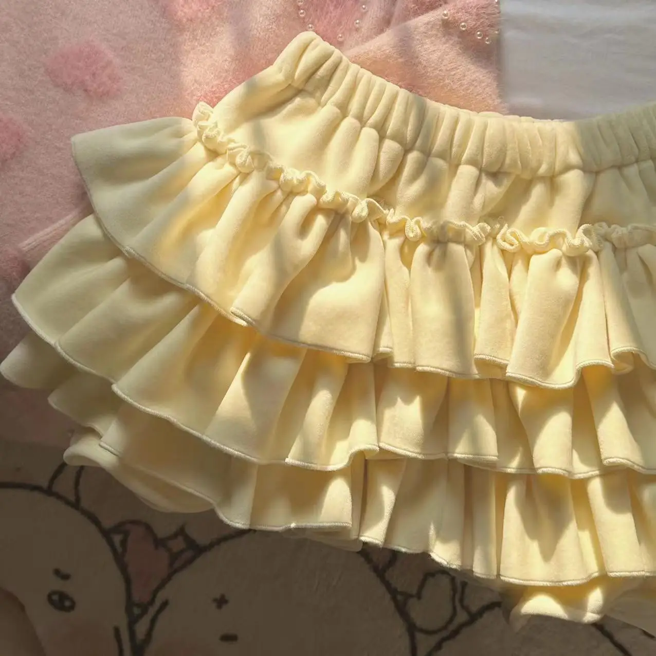 2024 New Solid Y2k Sweet Pink White Pumpkin Pants Lolita Autumn Winter JK Plush Shorts Japanese Kawaii Ruffles Lantern Shorts
2024 New Solid Y2k Sweet Pink White Pumpkin Pants Lolita Autumn Winter JK Plush Shorts Japanese Kawaii Ruffles Lantern Shorts