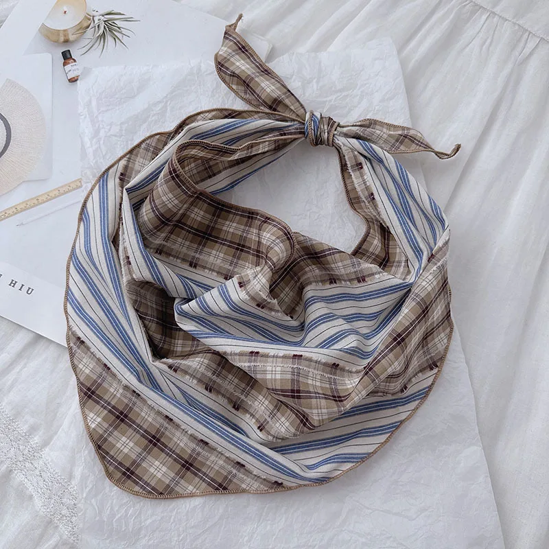 %cotton triangular scarf with small tassels women, Japanese style, small checkered pattern, color-blocking, artistic
%cotton triangular scarf with small tassels women, Japanese style, small checkered pattern, color-blocking, artistic