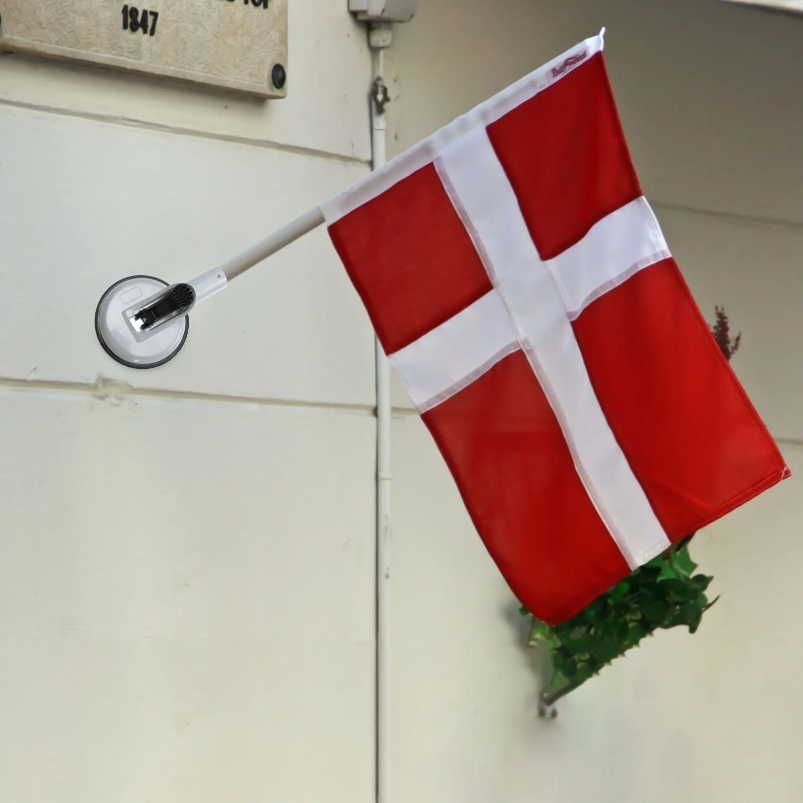 1Pcs Flagpole Bracket Universal Flag Pole Holder Easy Install Outdoor Flag Display Mounting Base Practical Use 
1Pcs Flagpole Bracket Universal Flag Pole Holder Easy Install Outdoor Flag Display Mounting Base Practical Use