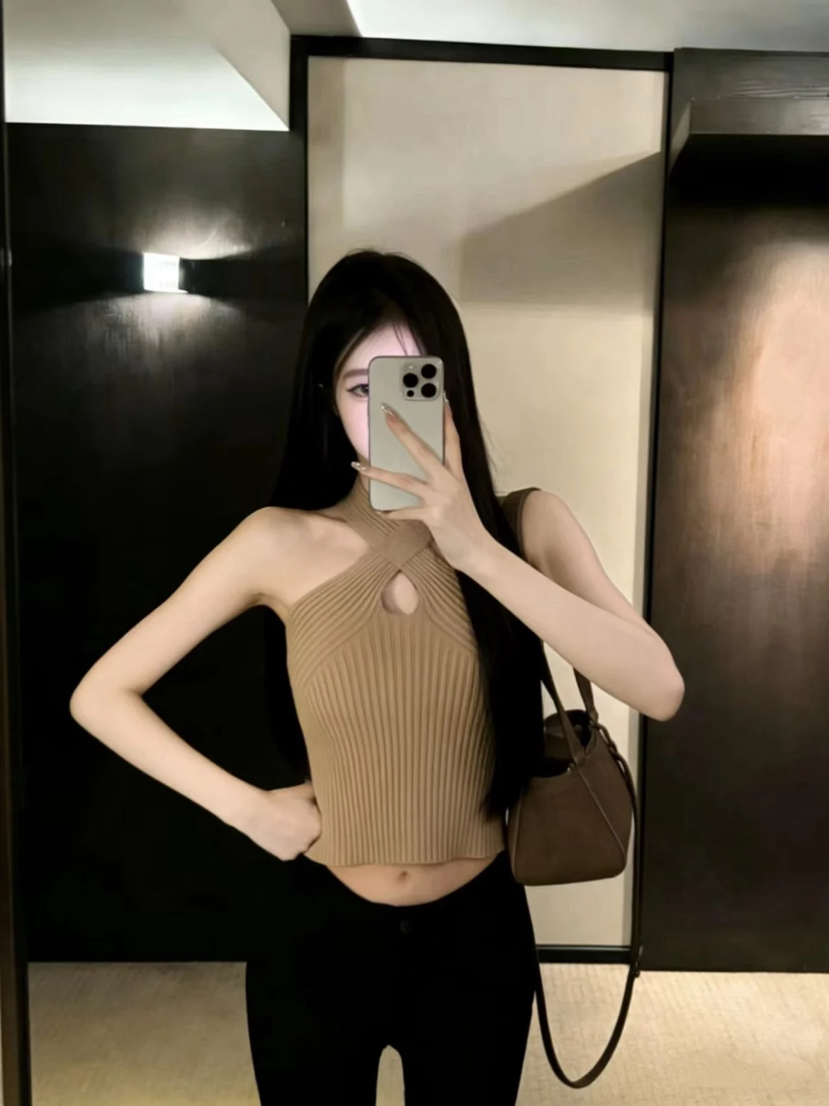 Beloved Thousand Misses Coffee Color Lady Style V-neck Knitted Vest Crossed Hollow out Knot Hanging Neck Top Women's Fashion
Beloved Thousand Misses Coffee Color Lady Style V-neck Knitted Vest Crossed Hollow out Knot Hanging Neck Top Women's Fashion
