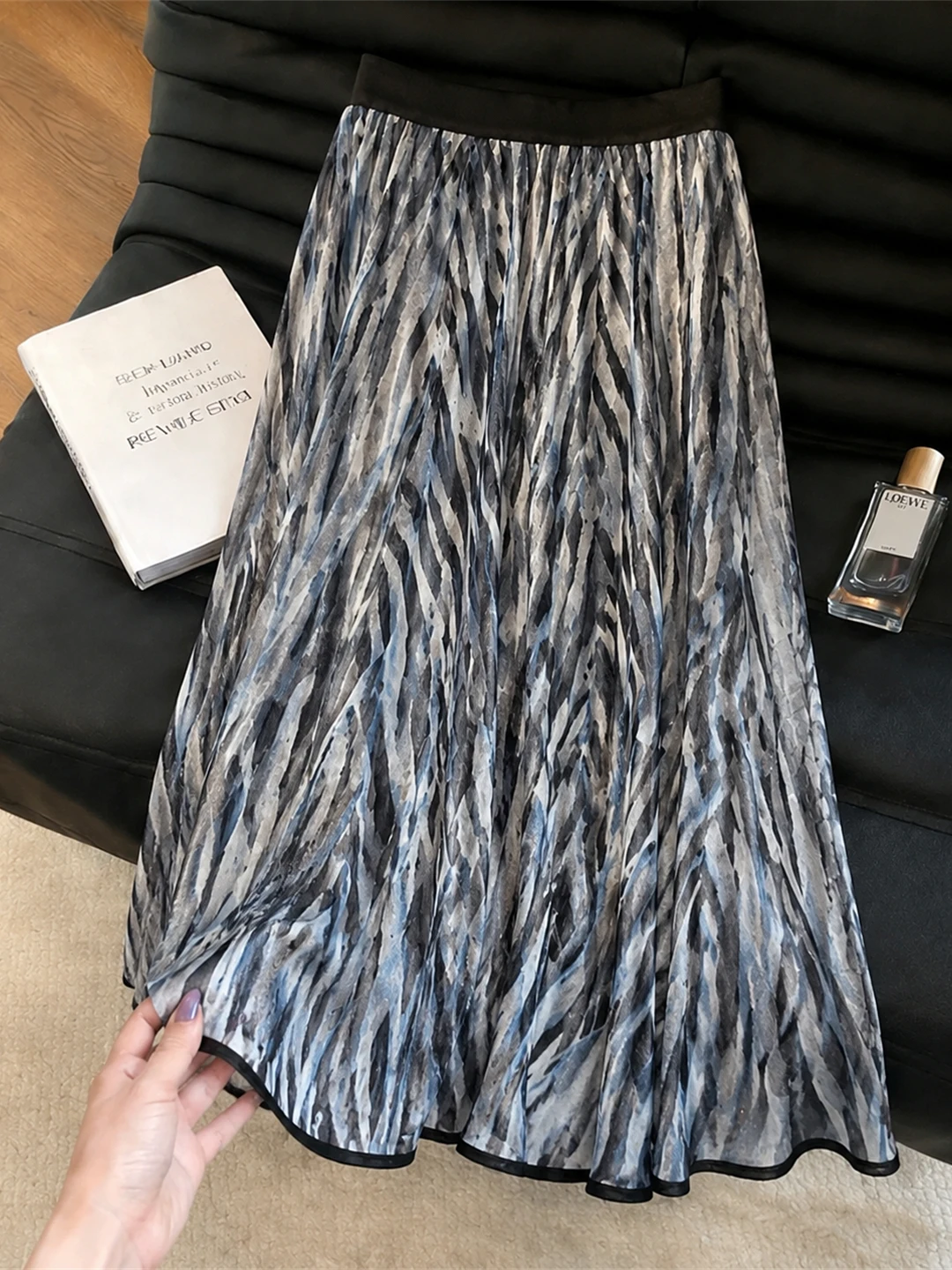 Fashionable Summer Design Elegant Chic Print A-Line Skirt Stylish Half-length Skirts Korean Style High Waist Loose Fit
Fashionable Summer Design Elegant Chic Print A-Line Skirt Stylish Half-length Skirts Korean Style High Waist Loose Fit