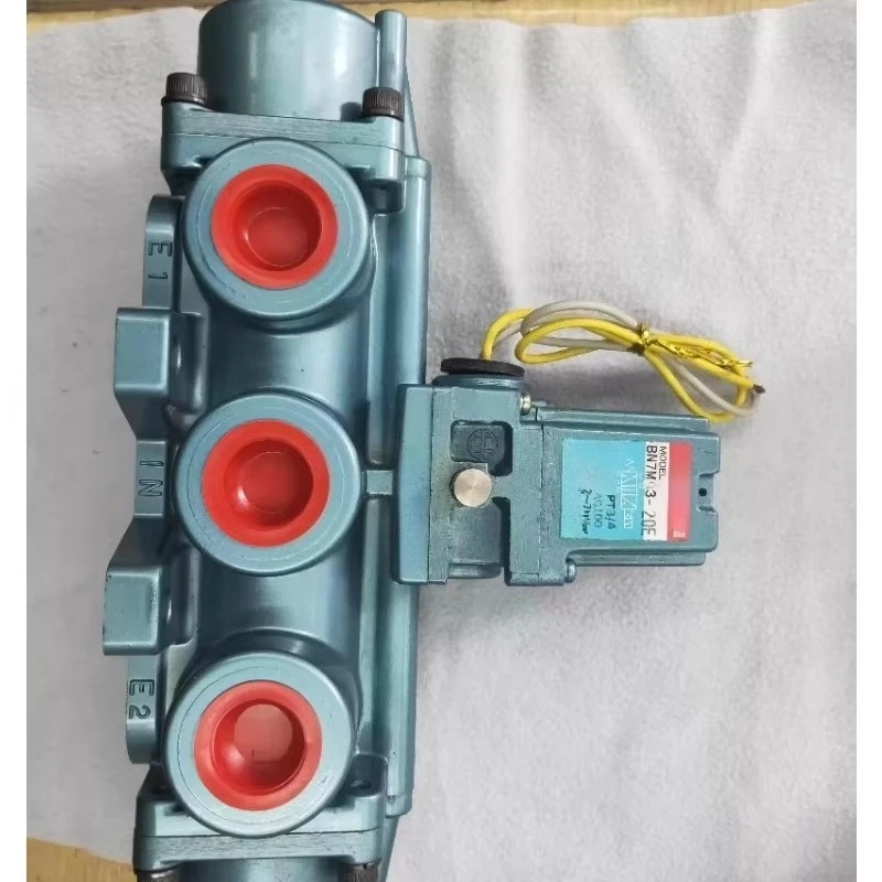 Bargain BN7M93-20E Japanese BN7M93 solenoid valve AC100V brand new genuine product
Bargain BN7M93-20E Japanese BN7M93 solenoid valve AC100V brand new genuine product