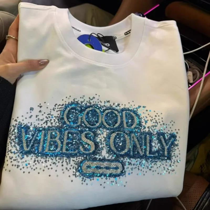 Футболка с коротким рукавом Blue Star River Tube Bead Glitter Slogan, футболка GOODBRAND, модная уличная футболка для мужчин и женщин, летняя одежда
Футболка с коротким рукавом Blue Star River Tube Bead Glitter Slogan, футболка GOODBRAND, модная уличная футболка для мужчин и женщин, летняя одежда