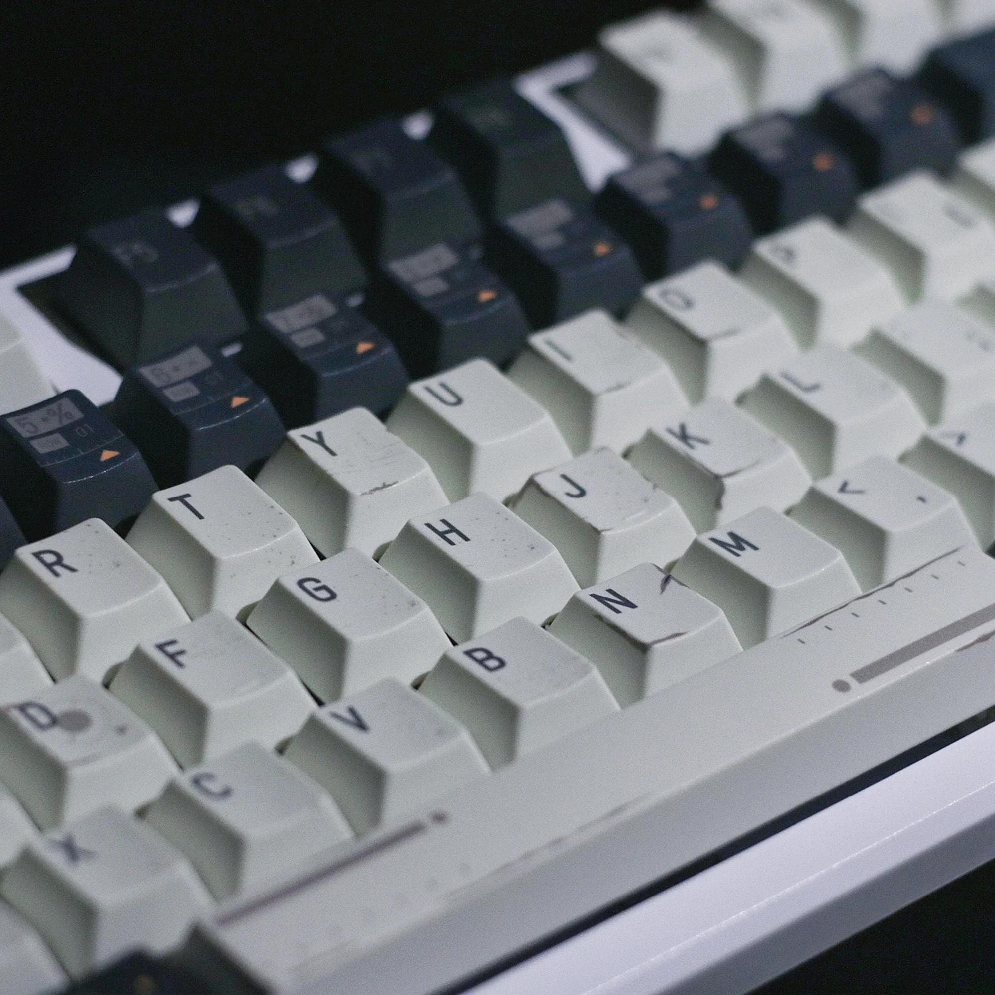 Through keycaps Original height pbt Sublimation Personality Customized mechanical keyboard keycaps
Through keycaps Original height pbt Sublimation Personality Customized mechanical keyboard keycaps