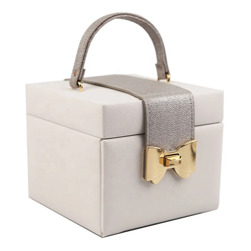 Дорожный органайзер для макияжа из искусственной кожи, подарочная витрина, коробка для хранения ювелирных изделий, пластиковый 3-слойный с зеркалом и замком 
Дорожный органайзер для макияжа из искусственной кожи, подарочная витрина, коробка для хранения ювелирных изделий, пластиковый 3-слойный с зеркалом и замком