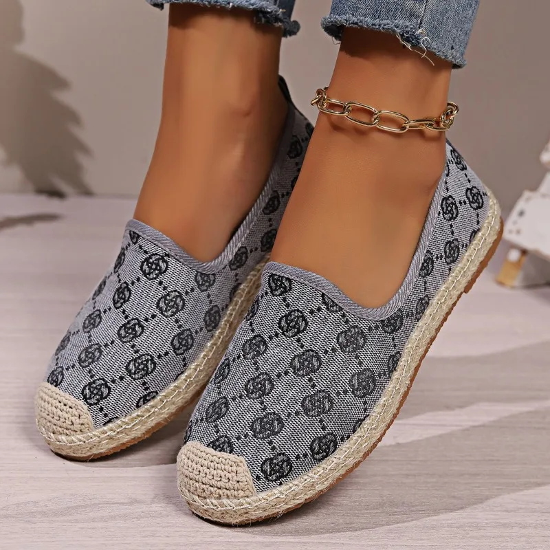 2024 Women Flat Sneakers New Summer Mesh Breathable Lightweight Designer Shoes Fashion Casual Loafers Sneakers
2024 Women Flat Sneakers New Summer Mesh Breathable Lightweight Designer Shoes Fashion Casual Loafers Sneakers