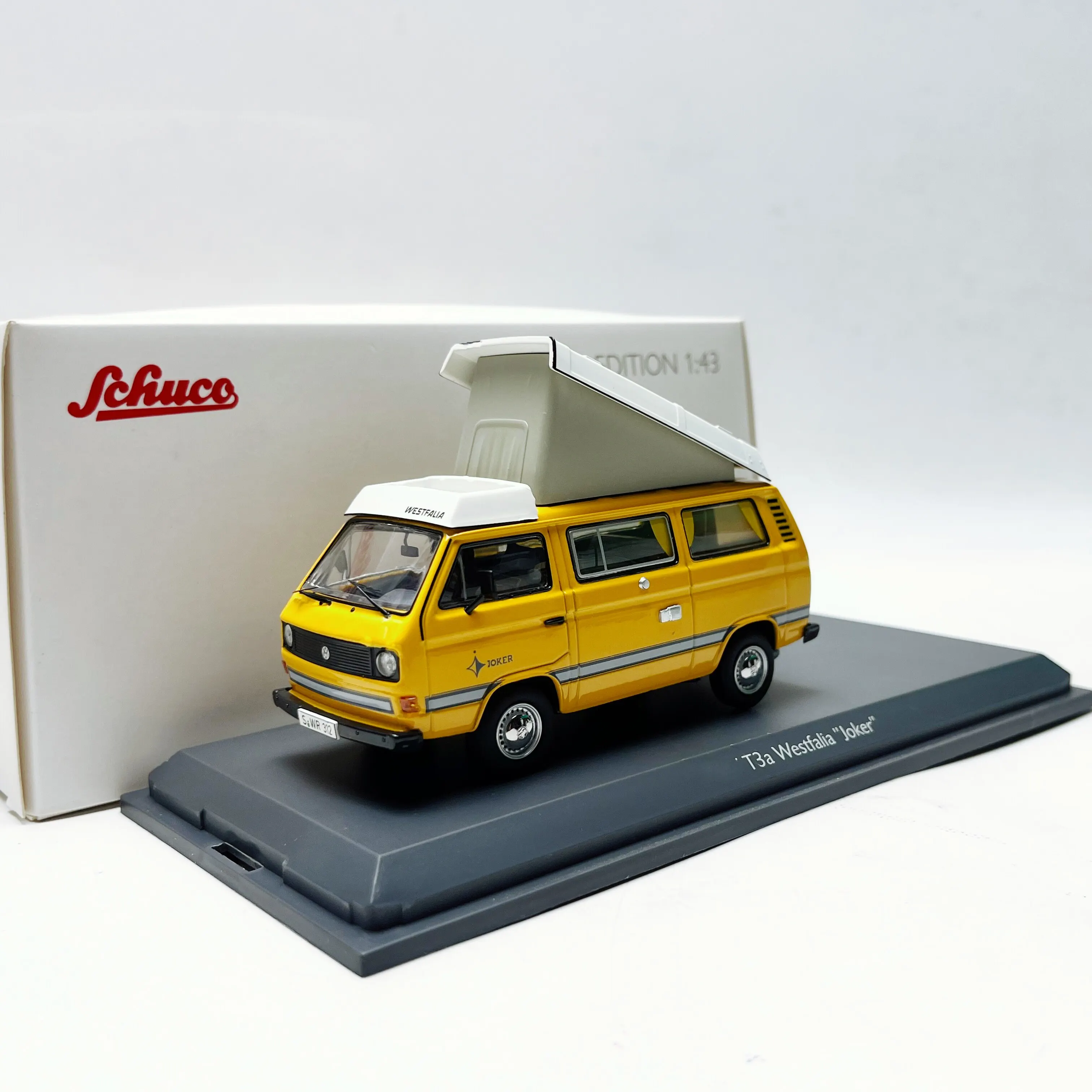Diecast Schuco 1/43 Scale VW T3 Westfalia Joker RV Camping Car Alloy Car Model
Diecast Schuco 1/43 Scale VW T3 Westfalia Joker RV Camping Car Alloy Car Model