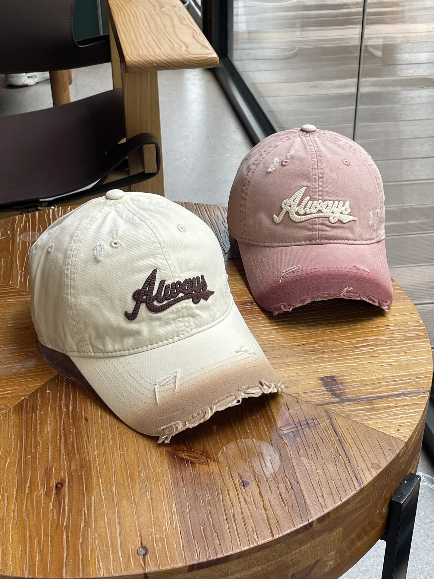 Retro baseball cap women 2025 new face small couple big head circumference cap men
Retro baseball cap women 2025 new face small couple big head circumference cap men
