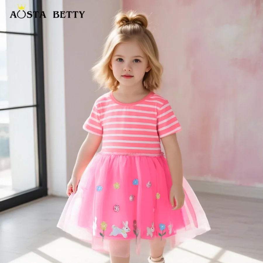 Supply girl dress summer style cartoon embroidery princess dress for young and middle children fashion gauze dress
Supply girl dress summer style cartoon embroidery princess dress for young and middle children fashion gauze dress