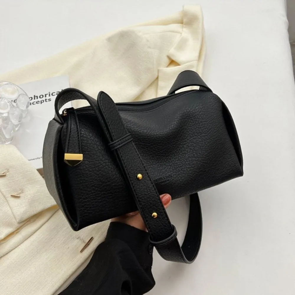 Fahsion Large Capacity Crossbody Bag Lichee Pattern Solid Color Shoulder Bag Korean Style Dumpling Bag Women
Fahsion Large Capacity Crossbody Bag Lichee Pattern Solid Color Shoulder Bag Korean Style Dumpling Bag Women