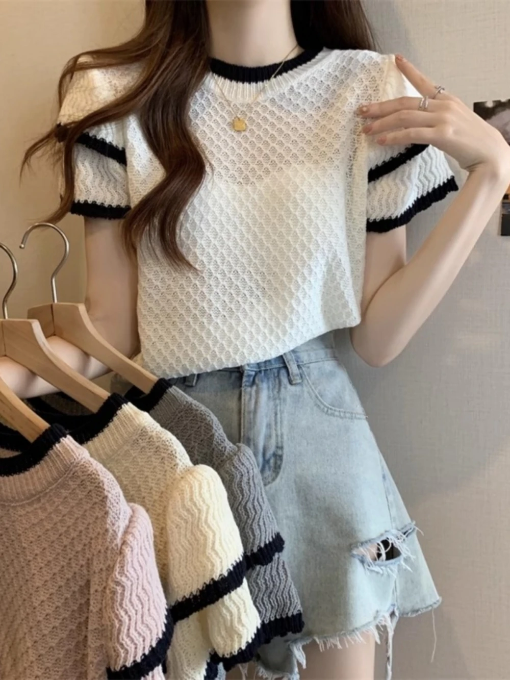 Women's Stripe Short Sleeve Ice Silk Knitted Top Hollow out Shoulder Summer New Style Small Size Irregular Hollow Knitwear
Women's Stripe Short Sleeve Ice Silk Knitted Top Hollow out Shoulder Summer New Style Small Size Irregular Hollow Knitwear