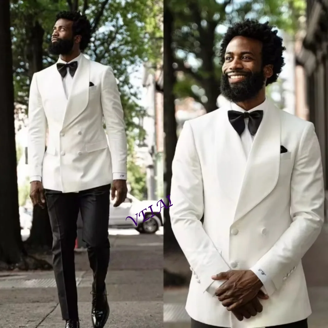 Формальные белые смокинги для жениха и шаферов, двубортные мужские костюмы с шалевым воротником, 2 предмета, для свадьбы, с черными брюками, на заказ
Формальные белые смокинги для жениха и шаферов, двубортные мужские костюмы с шалевым воротником, 2 предмета, для свадьбы, с черными брюками, на заказ