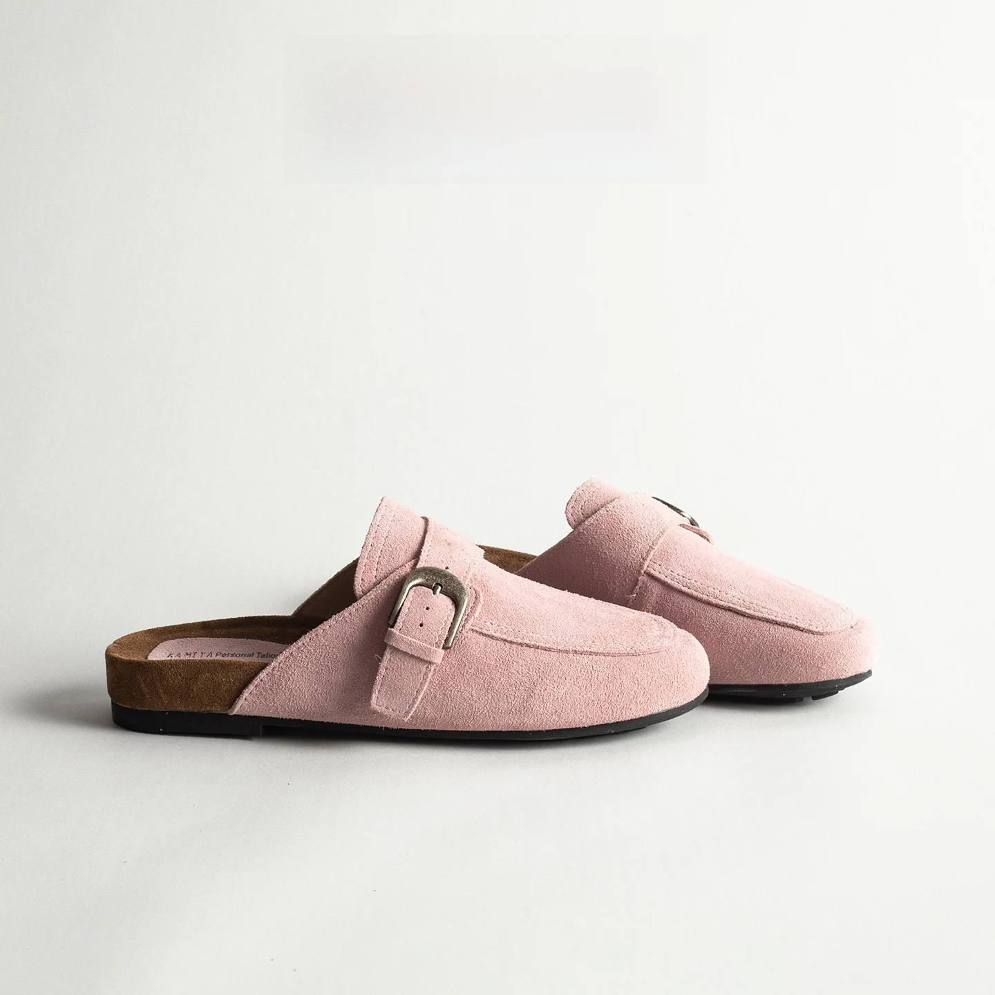 Retro Thick Bottom Slip-On Women's Leather Shoes Half Slippers Outdoor Wear Casual Flat Heel Soft Wood Sandals
Retro Thick Bottom Slip-On Women's Leather Shoes Half Slippers Outdoor Wear Casual Flat Heel Soft Wood Sandals
